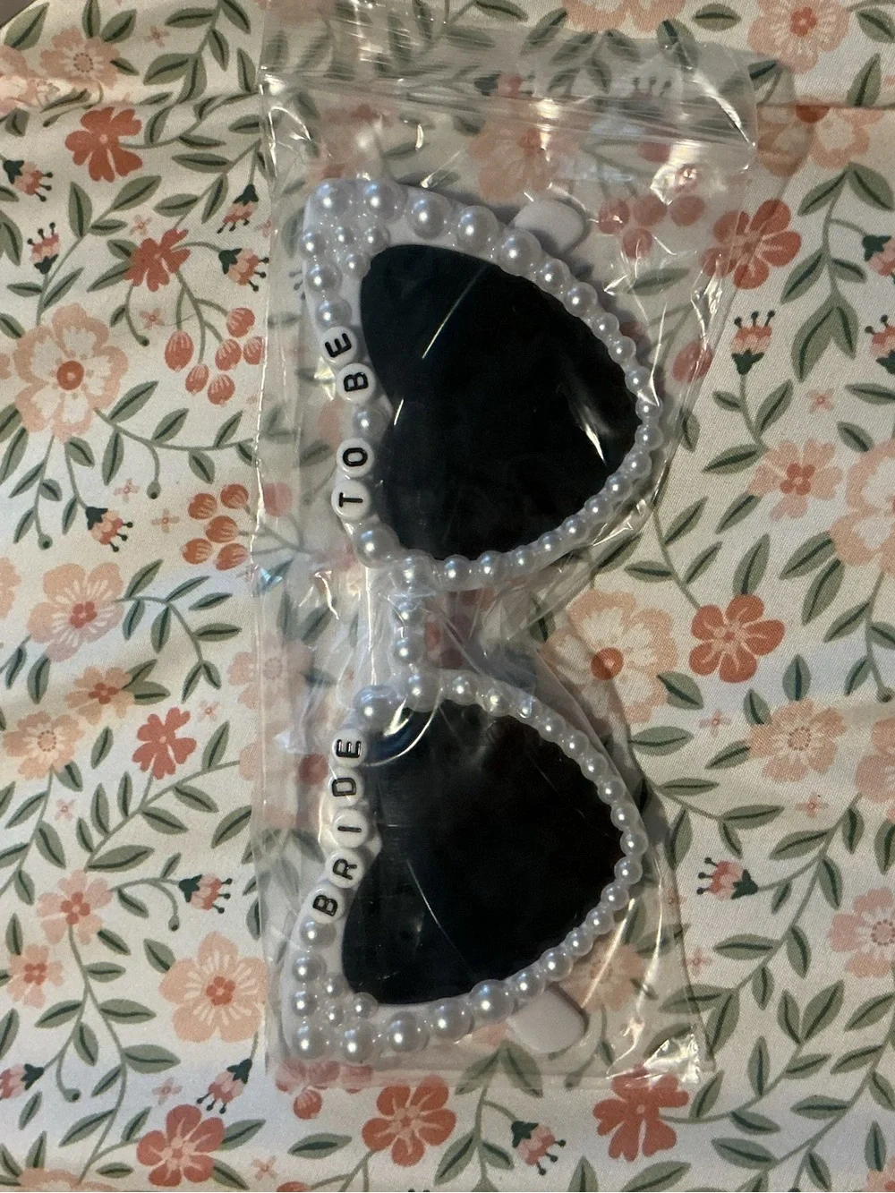 Bride to Be Pearl Heart Sunglasses - White